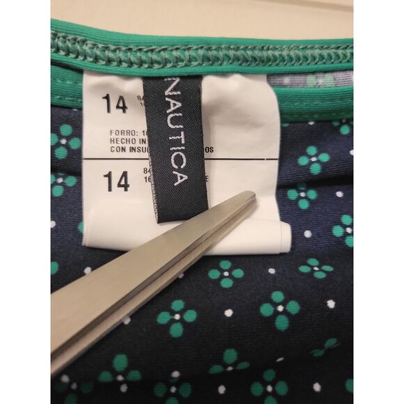 Pre Owned Women Nautica 2 PC Swimsuit Size 12/14 Green and Navy Padded Floral - Picture 6 of 9